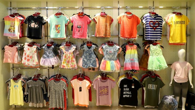 Taille 4 ans ou 104 : comment lire l’étiquette d’un vêtement d’enfant